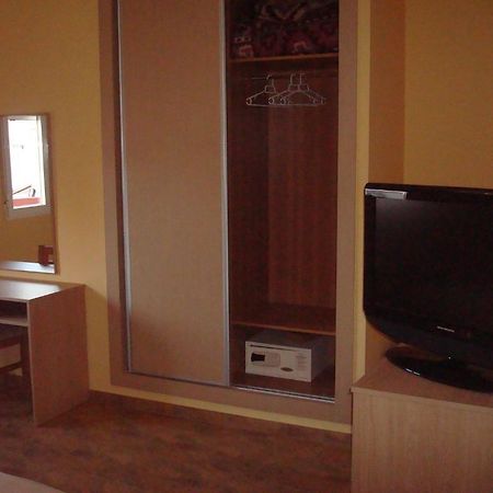 Hotel Los Chiles Villanueva Del Arzobispo Room photo