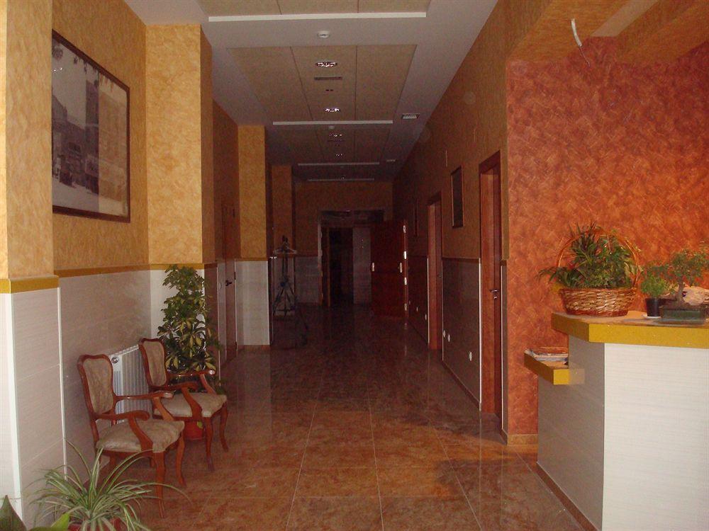 Hotel Los Chiles Villanueva Del Arzobispo Exterior photo